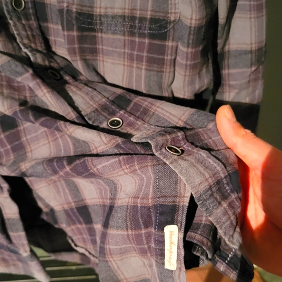 Distressed grey plaid Weatherproof Vintage button down shirt - Picture 5 of 5